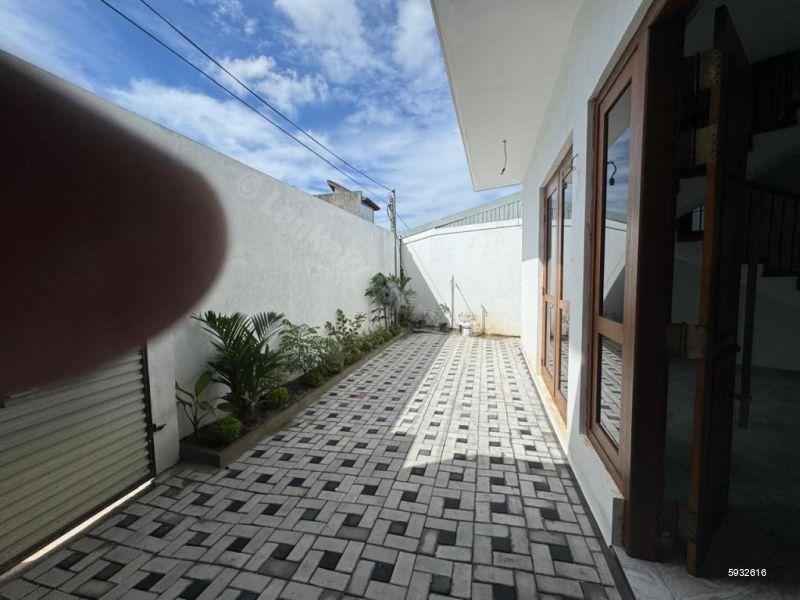 House for sale in Boralesgamuwa