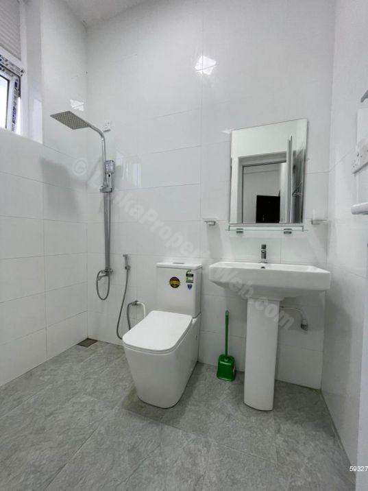 Bathroom - Apartment for rent in Dehiwala