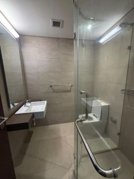 Bathroom - Rs. Rs. 400,000/Month – Fully Furnished 2BR Apartment for Rent at 447 Luna Towers, Colombo 02 🏙️