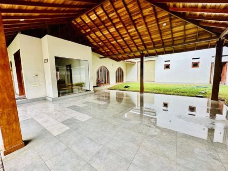 Exterior - Nugegoda Luxury House for Sale in Prime location 