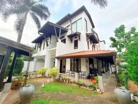 Exterior - Ethul Kotte Prime Location Luxury House For Sale Pita Kotte