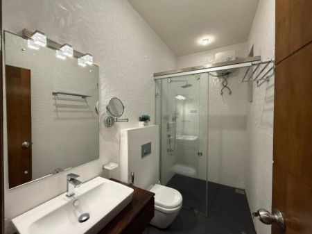 Bathroom -  Luxury Apartment Building For Rent In Colombo 04 - PDA512