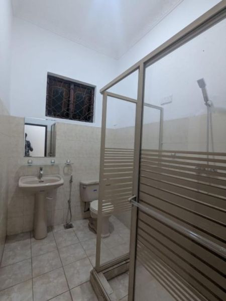 Bathroom - 6 BR House for Rent in Colombo 05 – PDH350