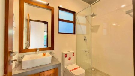 Bathroom - House for sale in Polgasowita - pre- book now