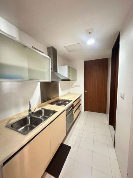 Kitchen - 3 Bedroom Apartment for Rent in The Monarch Colombo 3