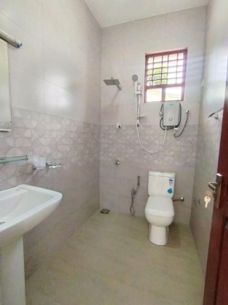 Bathroom - Luxury Three -Storey House for Sale in Nugegoda Delkada  Border