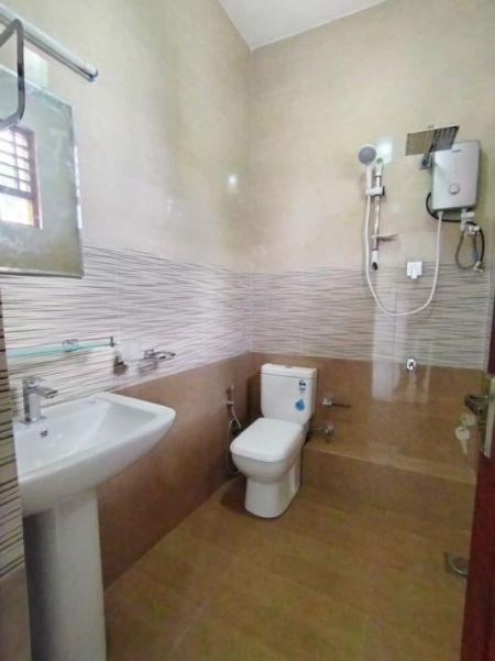 Bathroom - Luxury Three -Storey House for Sale in Nugegoda Delkada  Border