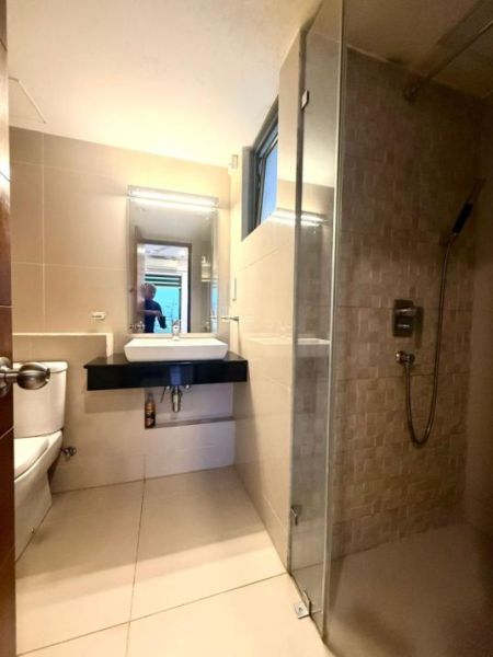 Bathroom - Gransburg/Kynsey road/furnished/03beds/for rent in Colombo-07.