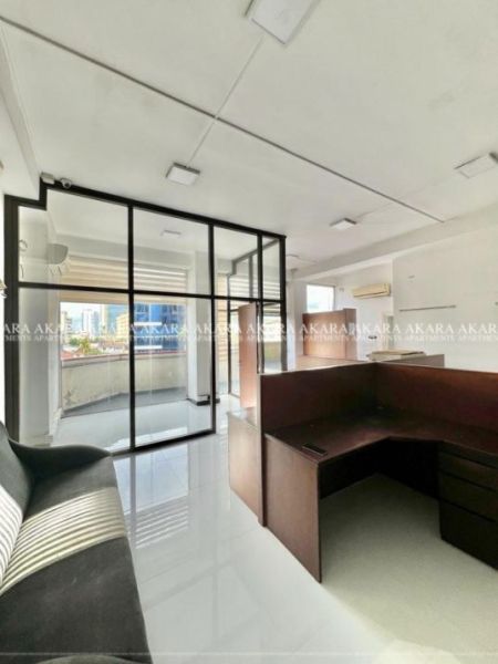 Living Room - Liberty Plaza/02beds Apartment for sale in Colombo 03