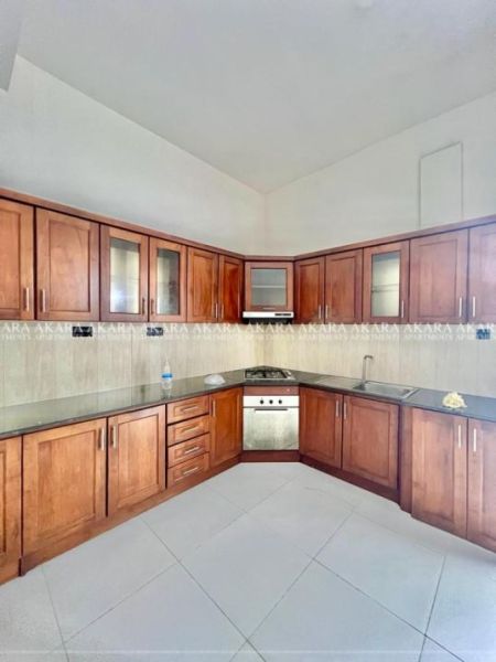 Kitchen - Liberty Plaza/02beds Apartment for sale in Colombo 03