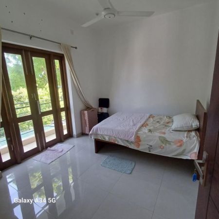 Bedroom - Modern 4 Bedroom House for Rent at Soma Thalagala Mawatha, Pagiriwatte, Nugegoda / LKR 240,000 (Negotiable) (EM232RN)