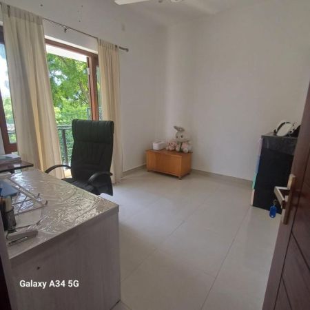 Living Room - Modern 4 Bedroom House for Rent at Soma Thalagala Mawatha, Pagiriwatte, Nugegoda / LKR 240,000 (Negotiable) (EM232RN)