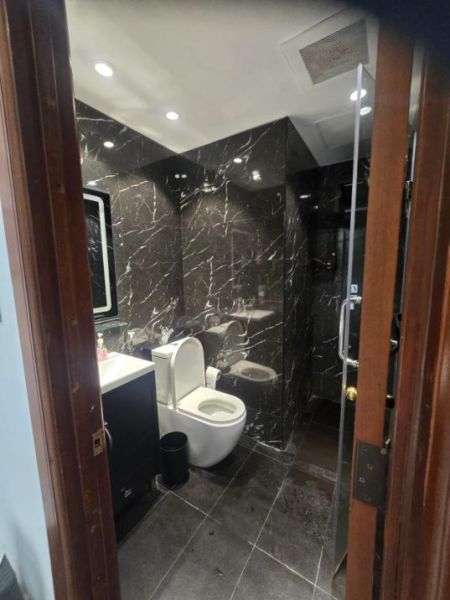 Bathroom - Luxury 3 Bedroom Apartment for Sale – Crescat Residencies, Colombo 03 | LKR 95,000,000 (Negotiable) (EM180RK)