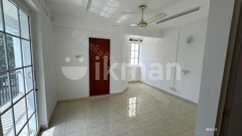 Colombo 5 Commercial for sale/rent