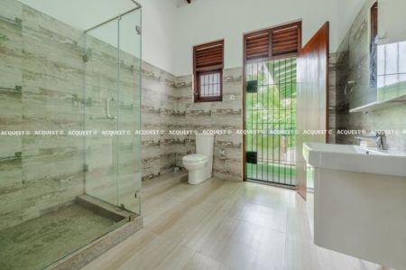 Bathroom - House for Sale - Pannipitiya | LKR 110,000,000