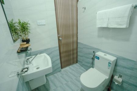 Bathroom - Blue Star/Fully Furnished/sea view/3beds/Apartment for rent in Dehiwala 