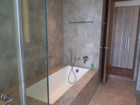 Bathroom -  Shangri La - 04 Bedroom Unfurnished Apartment for Sale in Colombo 02 (A2484)