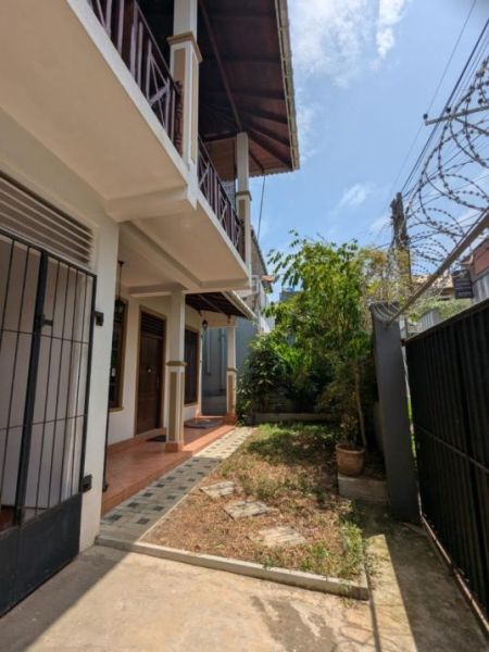 Exterior - Mount Lavinia Vihara Road 05 Bed Room house on 7.89 perches of Land for Sale