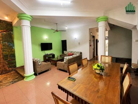 Living Room - Rare 4,028 Sq.ft Luxury House in Prime Colombo 06