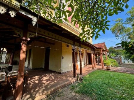 Exterior - Heritage Bungalow for Sale – Moratuwa, Galle Road  – LKR 150 Million (Negotiable) (EM038DV) 