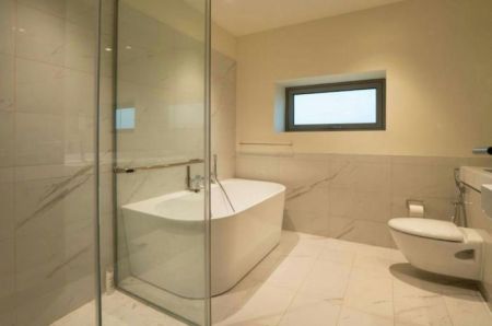 Bathroom - Cinnamon Life - 02 Bedroom Furnished Apartment for Sale in Colombo 02 (A4609)
