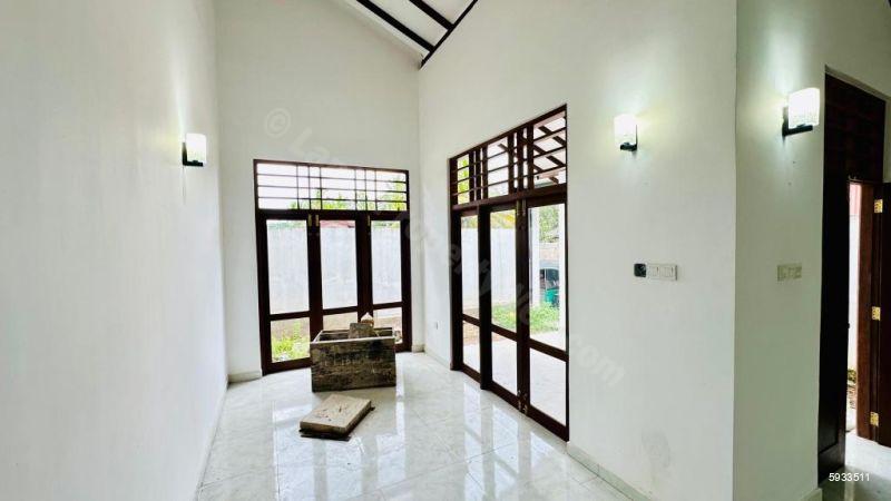 House for sale in Ja Ela