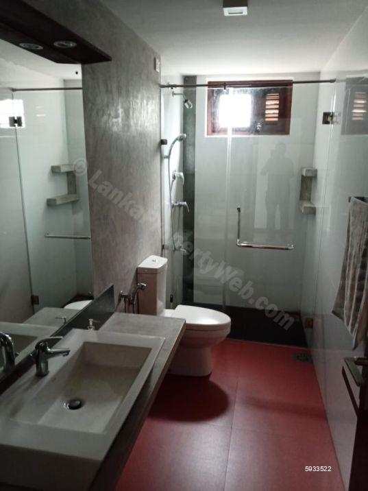 Bathroom - House for rent in Malabe
