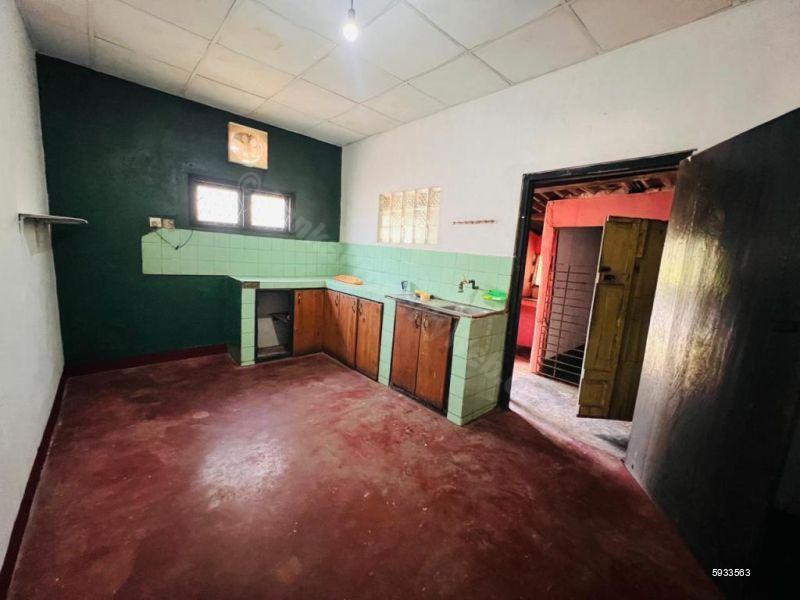 Kitchen - House for sale in Pannipitiya