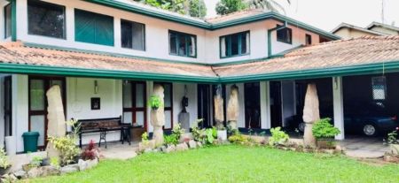 Exterior - Villa Type 4 Bedroom House for rent in Pita Kotte 