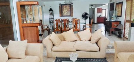 Living Room - Villa Type 4 Bedroom House for rent in Pita Kotte 