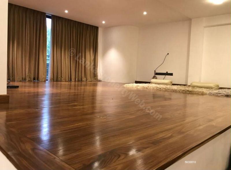 Commercial for rent in Colombo 6