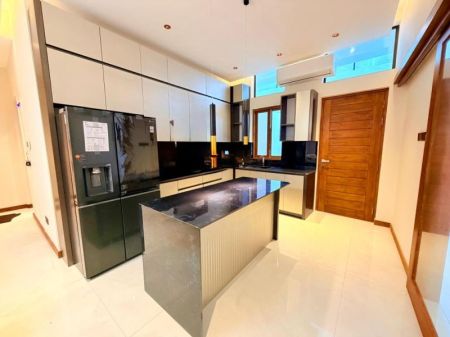 Kitchen - Battaramulla Architecture-Designed Brand New House for Sale 