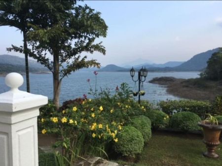 Exterior - Tuscan-Style Lakefront Villa for Sale | Kandy