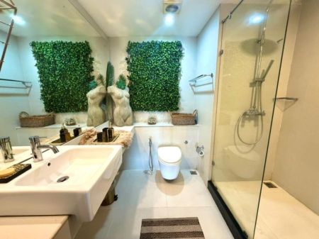 Bathroom - Luxury 3 Bedroom Apartment for rent in Rajagiriya 