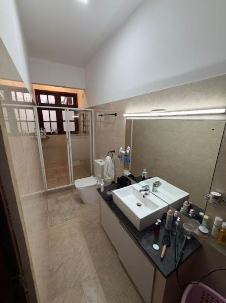 Bathroom - House For Rent In Colombo 7 (file No.916b/6) In Bauddhaloka Mawatha,not Main Road