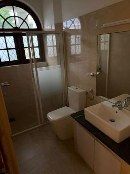 Bathroom - House For Rent In Colombo 7 (file No.916b/6) In Bauddhaloka Mawatha,not Main Road