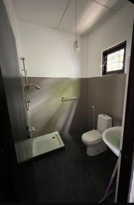 Bathroom - House for sale in Nugegoda 
