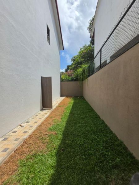Exterior - FOR Rent | Colombo 5 | 3-Bedrooms |  Luxury House