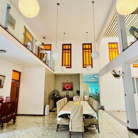 Living Room - House for sale in Thalawathugoda 