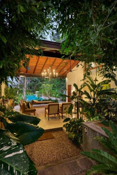 Exterior - 4-Bedroom Luxury House with Swimming Pool for Rent | Battaramulla