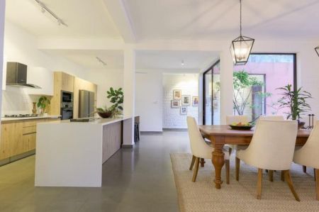 Dining room - 4-Bedroom Luxury House with Swimming Pool for Rent | Battaramulla