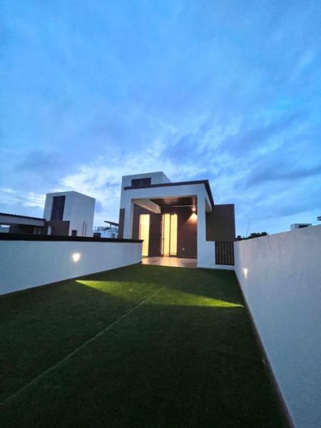 Exterior - House for sale in Thalawathugoda 