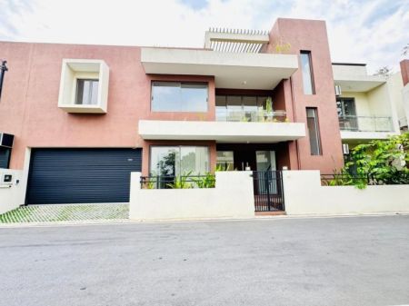 Exterior - House for sale in Thalawathugoda 
