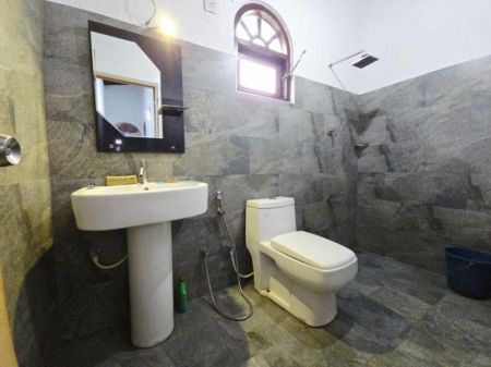 Bathroom - 15P Land & Two Story House For Sale In Kaduwela
