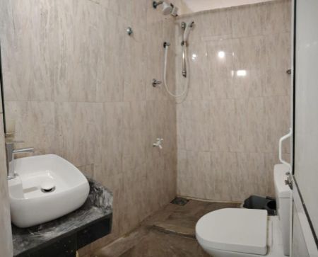 Bathroom - Semi Furnished Luxury Apartment for Rent in Col.05 for Rs.200,000