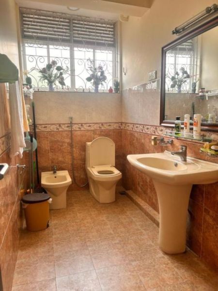 Bathroom - 3 Storied Lucxury House for Sale in Pita Kotte for Rs.180 million