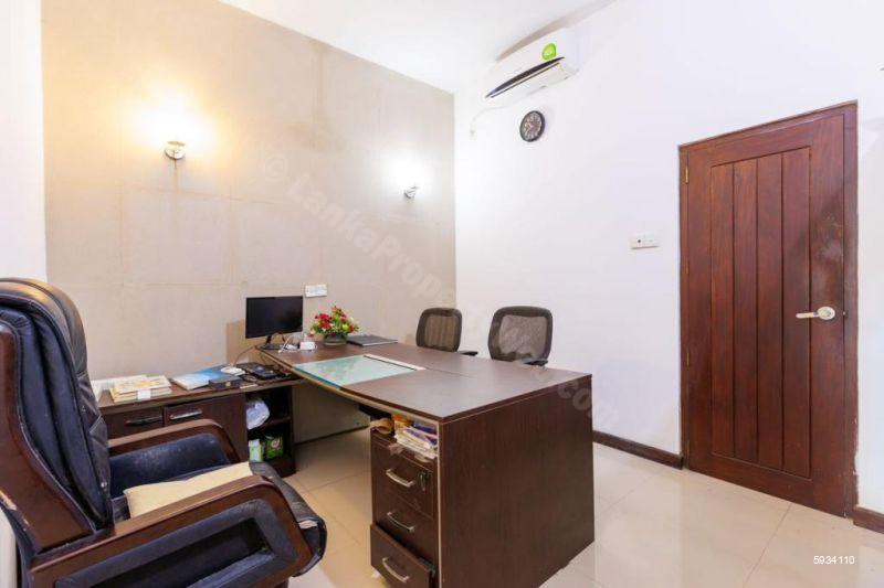 Kitchen - House for sale in Colombo 5
