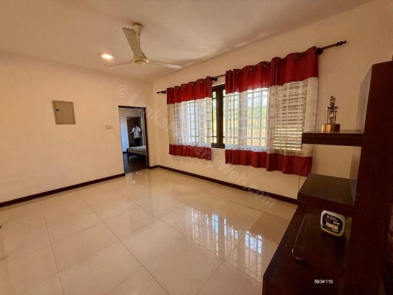House for sale in Colombo 5