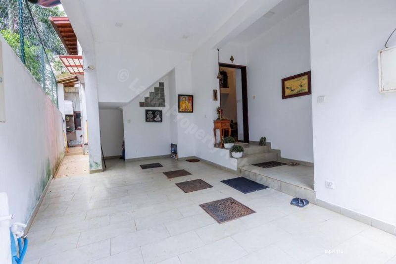House for sale in Colombo 5