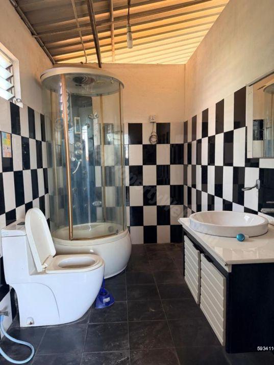 Bathroom - House for sale in Colombo 5